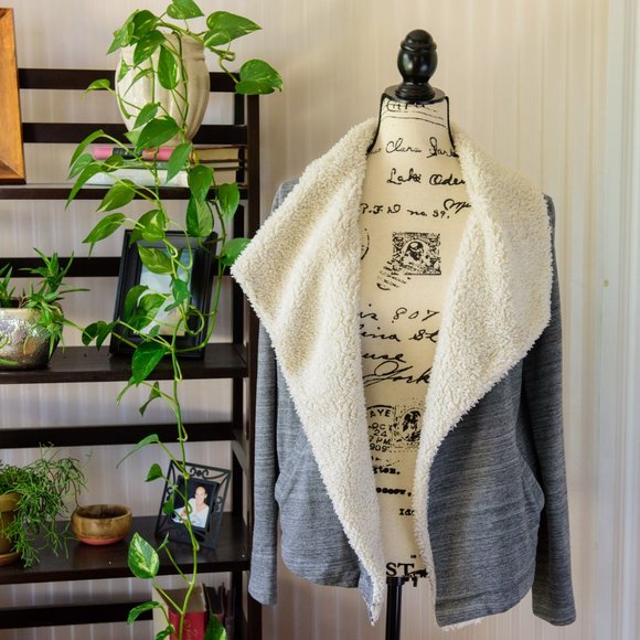 LOFT Sherpa Collared Sweatshirt Jacket - Picture 3 of 4